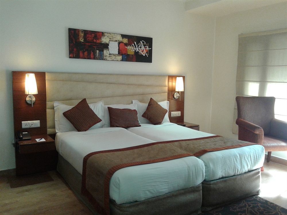 Ahuja Residency Sunder Nagar Hotel New Delhi Bagian luar foto