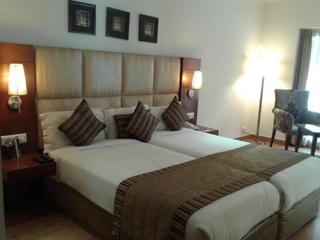 Ahuja Residency Sunder Nagar Hotel New Delhi Bagian luar foto