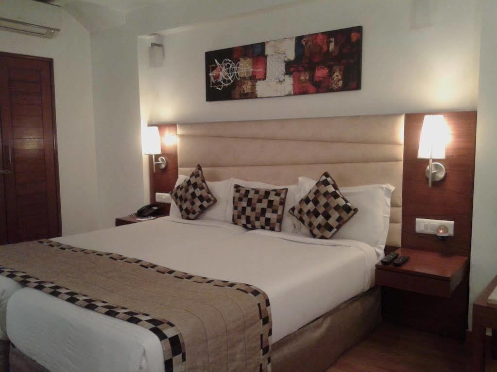 Ahuja Residency Sunder Nagar Hotel New Delhi Bagian luar foto
