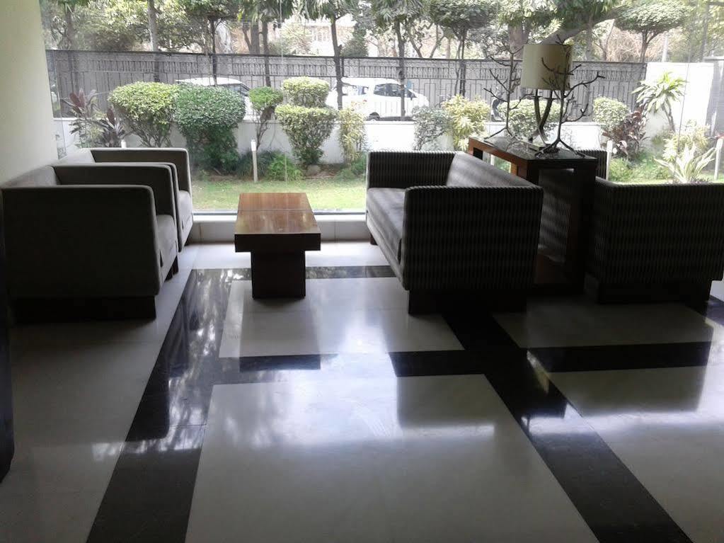 Ahuja Residency Sunder Nagar Hotel New Delhi Bagian luar foto