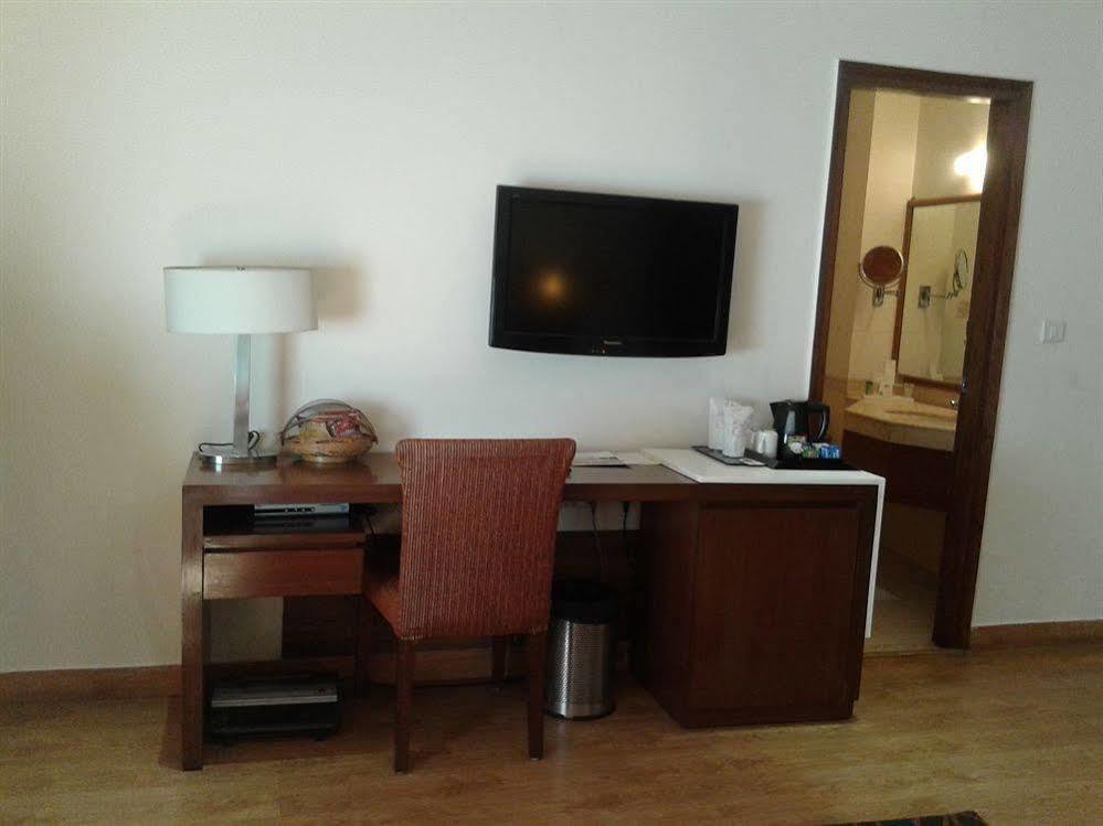 Ahuja Residency Sunder Nagar Hotel New Delhi Bagian luar foto