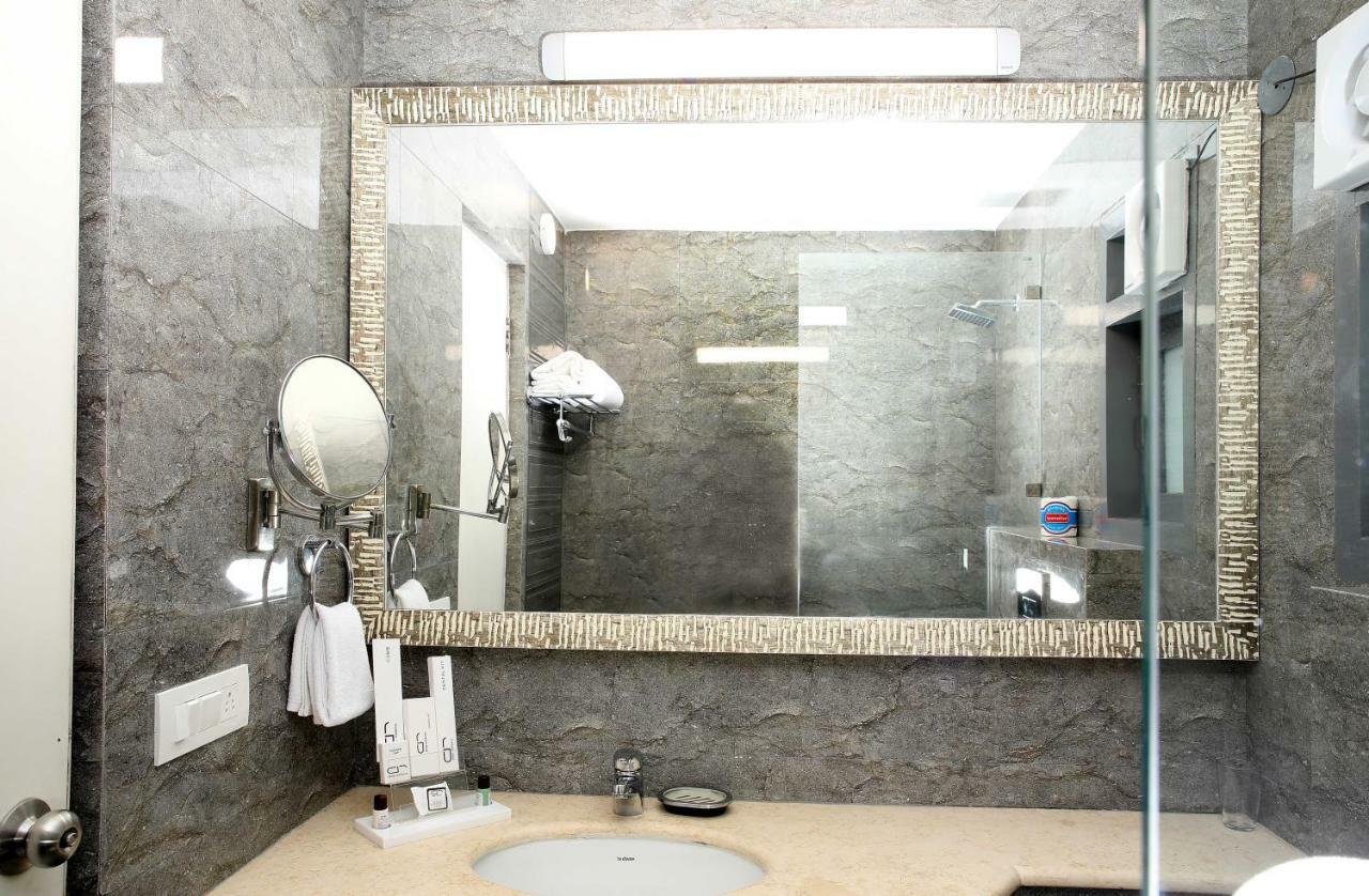 Ahuja Residency Sunder Nagar Hotel New Delhi Bagian luar foto
