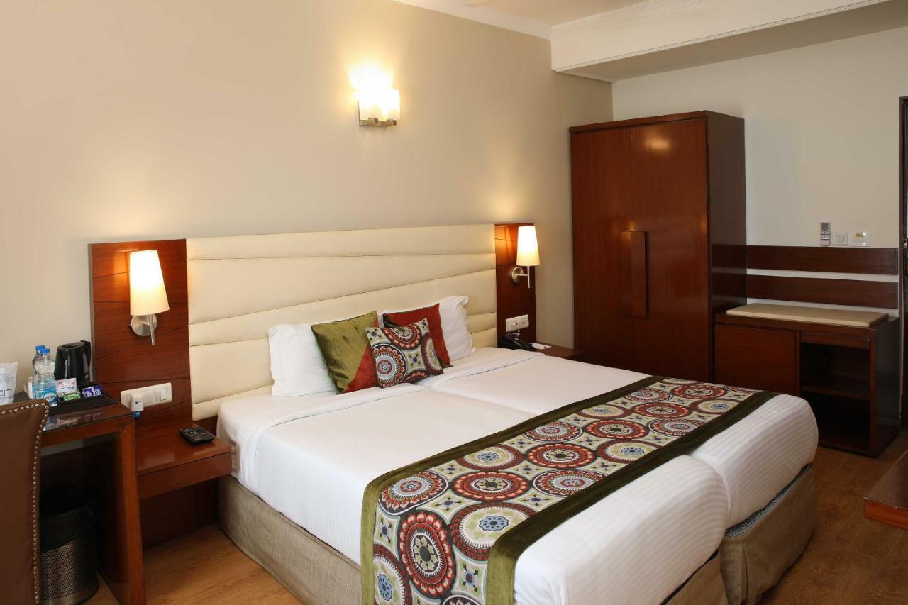 Ahuja Residency Sunder Nagar Hotel New Delhi Bagian luar foto