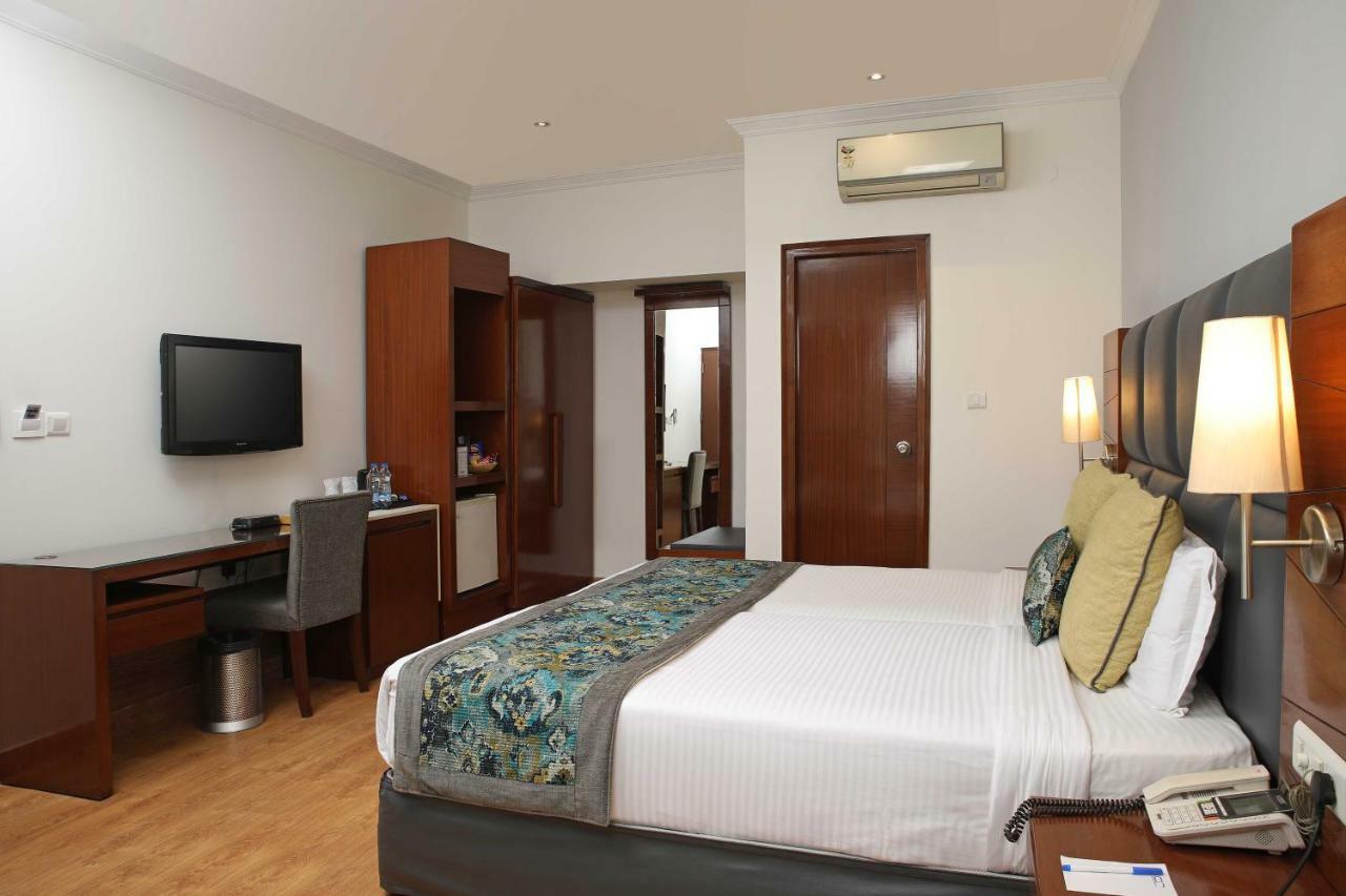 Ahuja Residency Sunder Nagar Hotel New Delhi Bagian luar foto