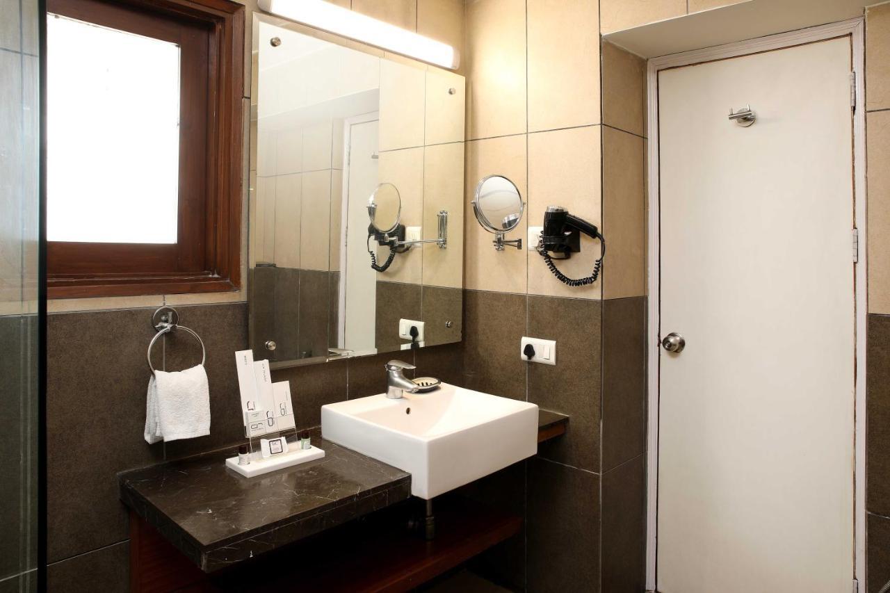 Ahuja Residency Sunder Nagar Hotel New Delhi Bagian luar foto