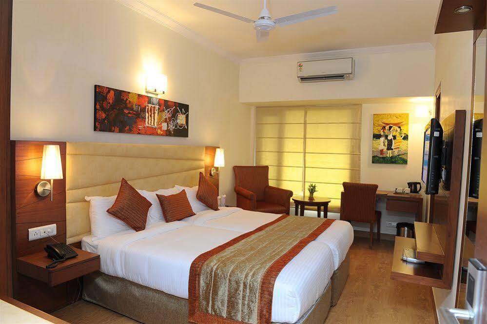 Ahuja Residency Sunder Nagar Hotel New Delhi Bagian luar foto